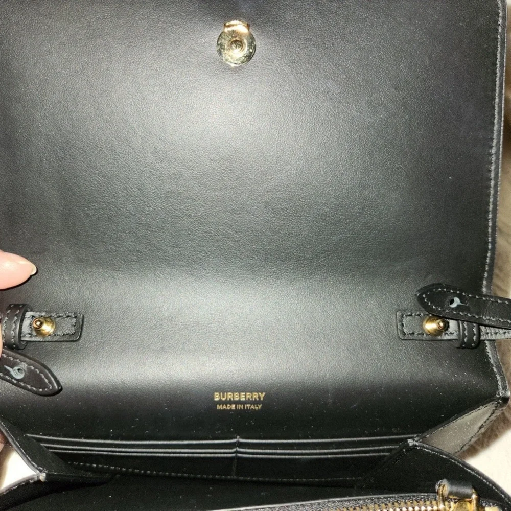 Burberry cross body bag - Picture 4 of 10
